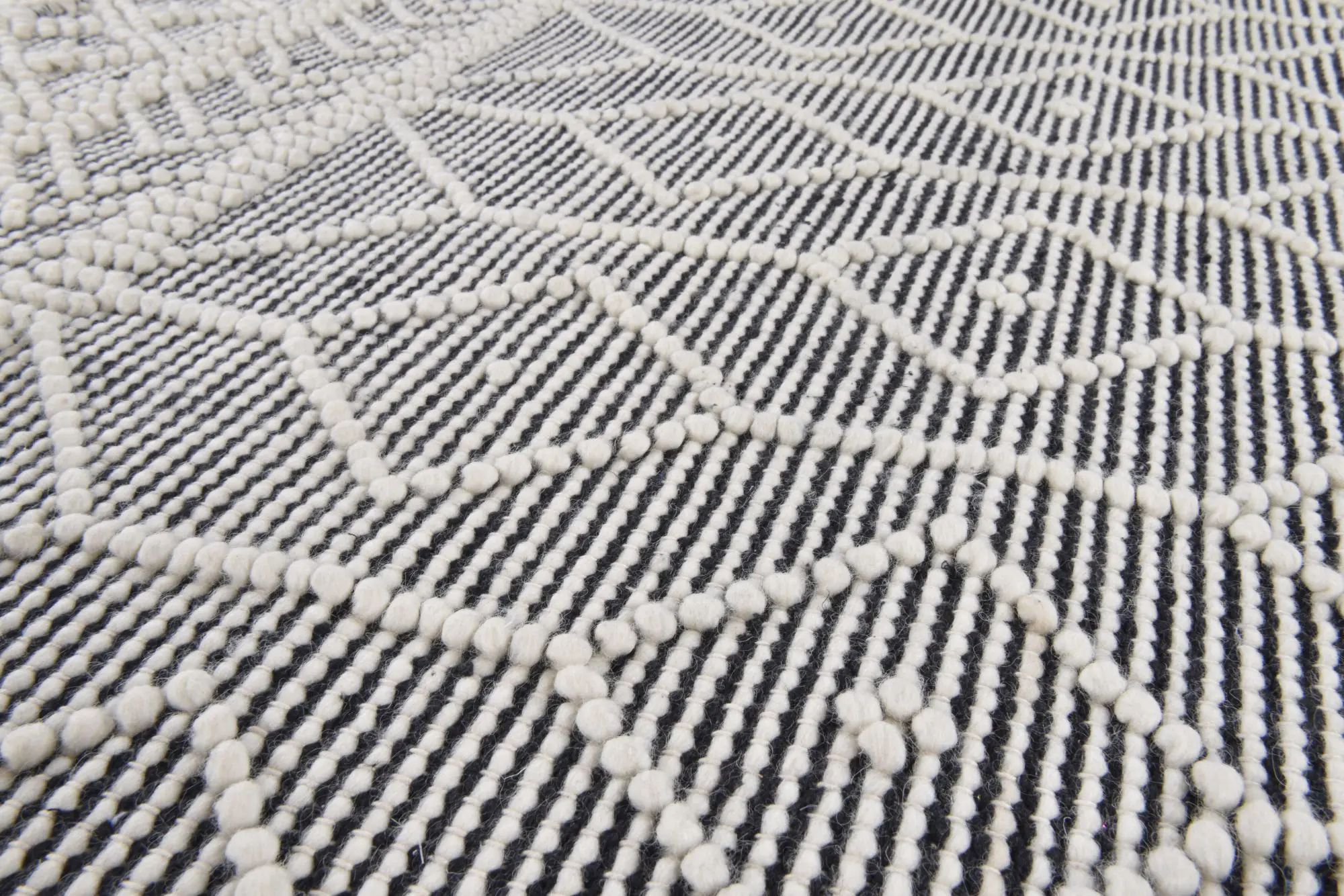 Colored Macrame Two 650 grey – Bild 3